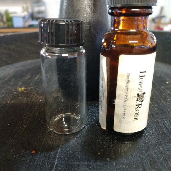 50 Small Glass Vial Bottles Clear Containers with Screw Cap - Picture 6 of 8